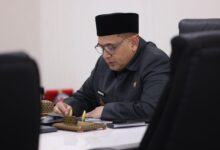 Rapat Bersama DPRD Makassar Wali Kota Munafri Tegaskan Ranperda Perkuat Birokrasi dan Layanan Publik