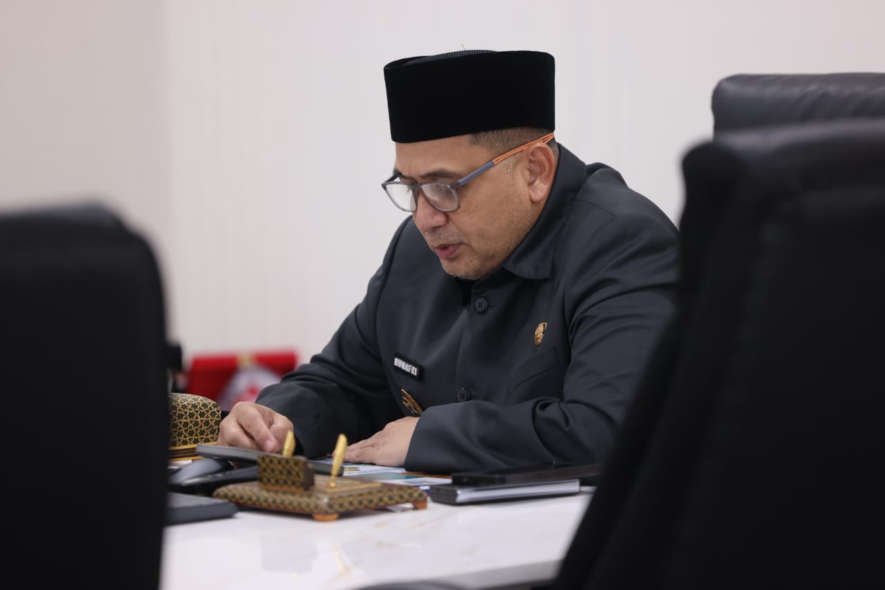 Rapat Bersama DPRD Makassar Wali Kota Munafri Tegaskan Ranperda Perkuat Birokrasi dan Layanan Publik
