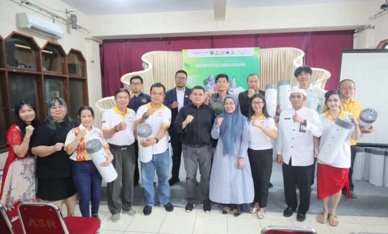 Wali Kota dan Ketua TP PKK Makassar Launching Program BioBerkah 1000 Pipa Biopori Permabudhi