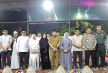 Munafri-Aliyah Ajak Jamaah Doakan Korban Tragedi 29 Agustus, Pemkot Makassar Tegaskan Komitmen Dukung Pembangunan Kantor Baru DPRD