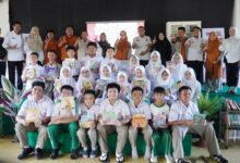Sekolah Islam Athirah Dukung Literasi Kota Makassar Lewat Donasi Buku