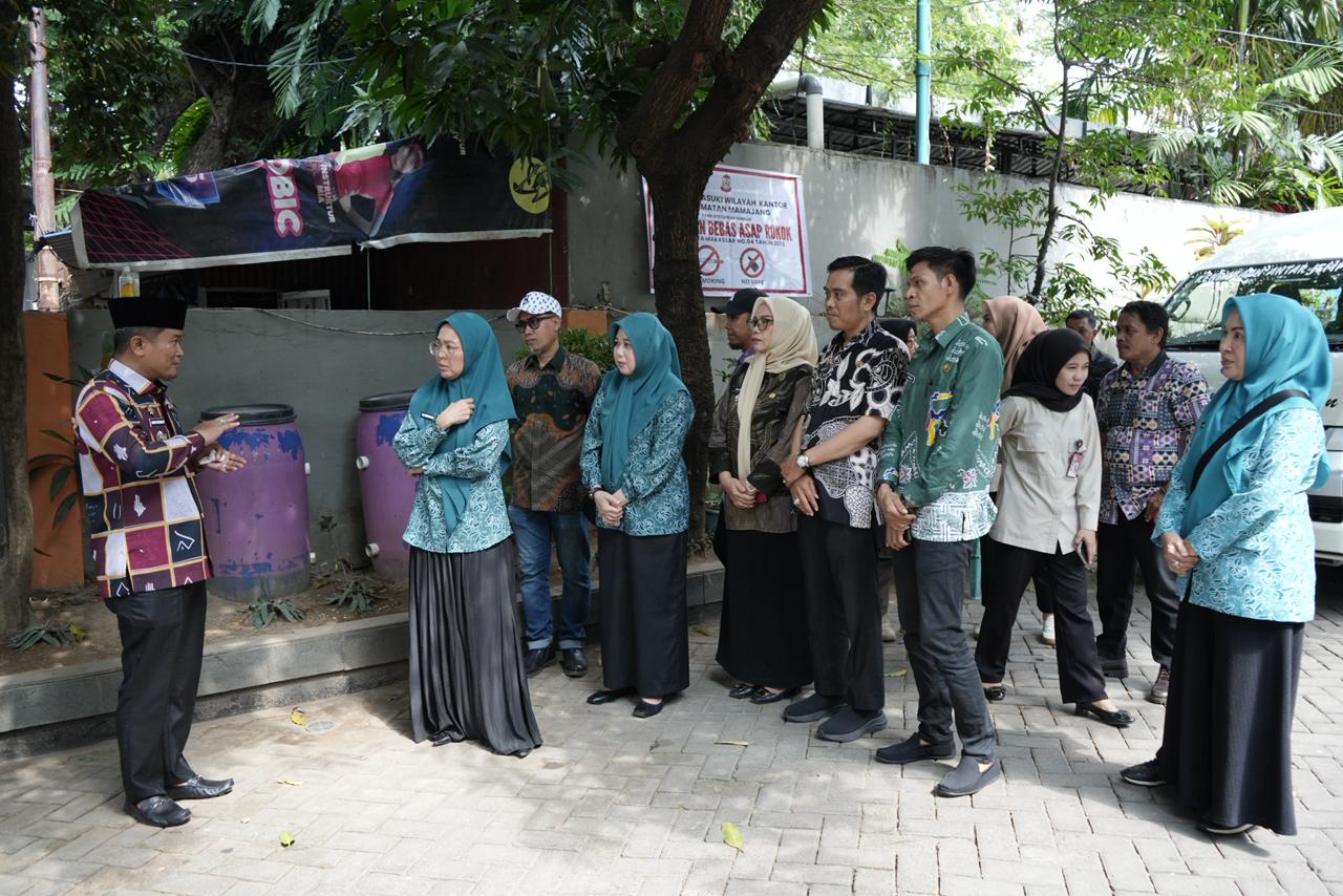 Wujudkan Makassar Zero Waste, Melinda Aksa Tinjau Pengelolaan Sampah Kecamatan Mamajang