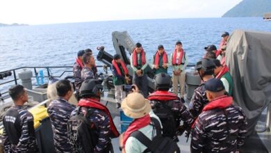 Kapal Perang KRI Marlin-877 Kodaeral VI Dukung Ekspedisi Rupiah Berdaulat di Pulau Kambuno
