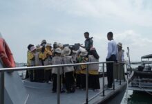 Kodaeral VI Tanamkan Jiwa Kemaritiman kepada Siswa MITQ Azhar Center dan Mahasiswa Unhas Melalui Pendekatan Sejarah dan Pengalaman di Atas Kapal
