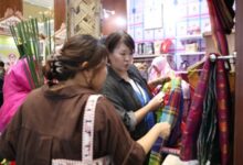 Koleksi Baju Bodo Dekranasda Makassar Ludes Terjual di Hari Kedua INACRAFT