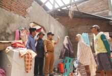 Wabup Gowa Salurkan Bantuan dan Tinjau Dua Lokasi Angin Puting Beliung