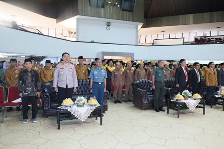 Kapoksahli Kodaeral VI Hadiri Acara Wisuda Universitas Pepabri Makassar Angkatan XXIII