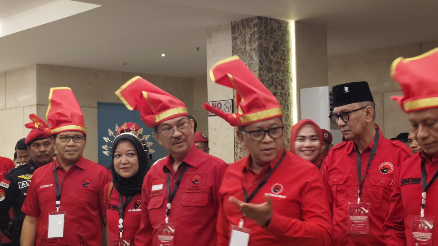 Terpilih Kembali Sebagai Ketua DPD PDI Perjuangan Sulsel Periode 2025-2030, ARW Langsung Umumkan Struktur Pengurus