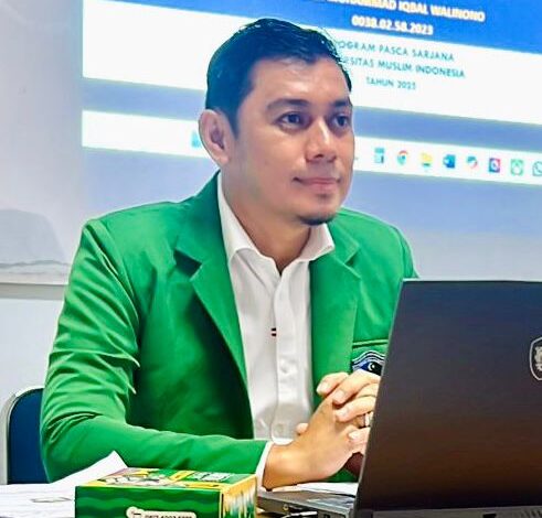 Camat Tanete Riattang Timur Raih Gelar Magister Hukum dengan Predikat Sangat Memuaskan