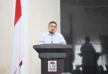 Usai Upacara HUT Kota ke-418, Wali Kota Makassar dan Kepala SKPD Syukuran Santai Potong Tumpeng di Rujab