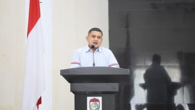 Usai Upacara HUT Kota ke-418, Wali Kota Makassar dan Kepala SKPD Syukuran Santai Potong Tumpeng di Rujab