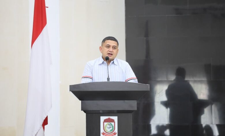 Usai Upacara HUT Kota ke-418, Wali Kota Makassar dan Kepala SKPD Syukuran Santai Potong Tumpeng di Rujab