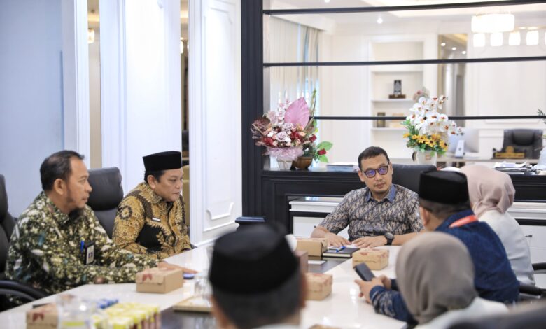 Sekda Zulkifly: Pemkot Siap Bersinergi di Kegiatan Makassar Bersholawat