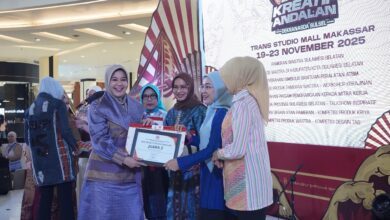 Expo Kreatif Andalan 2025, Dekranasda Makassar Juara 2 Parade Wastra