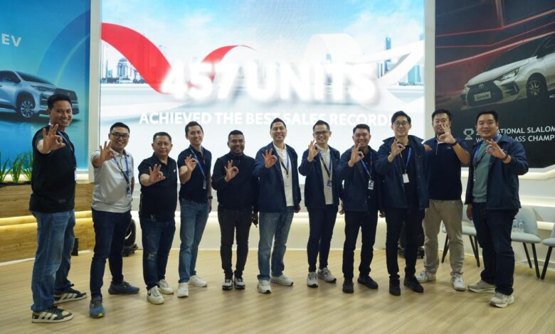 Kalla Toyota Tutup GIIAS Makassar 2025 dengan Capaian Gemilang 457 Unit SPK dan Dua Penghargaan Bergengsi