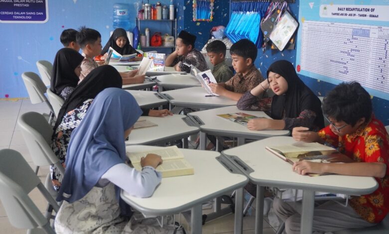 SD Islam Athirah Kajaolalido Rayakan Hari Pahlawan Lewat Kegiatan DEAR (Drop Everything And Read)