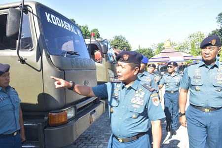 Cek Kesiapan Kendaraan Dinas TNI AL , Kodaeral VI Gelar Apel Kelengkapan Randis
