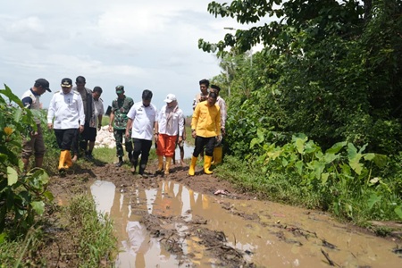 Wali Kota Munafri Sipkan Rp4 Miliar Perbaikan Jalan Rusak di Romang Tangayya