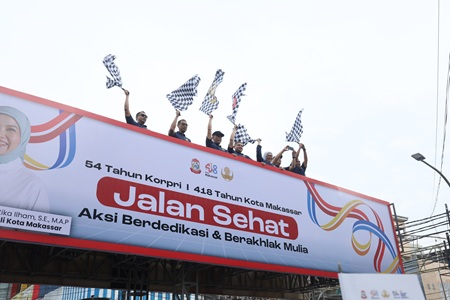 31 Ribu Warga Tumpah Ruah di Losari, Semarak Jalan Santai Warnai HUT Kota Makassar