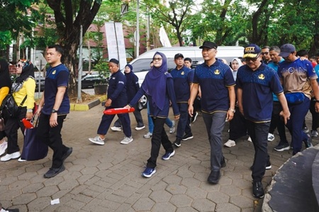 Sekda Jufri Rahman Dampingi Ketum KORPRI Nasional di Jalan Sehat HUT KORPRI dan HUT Makassar