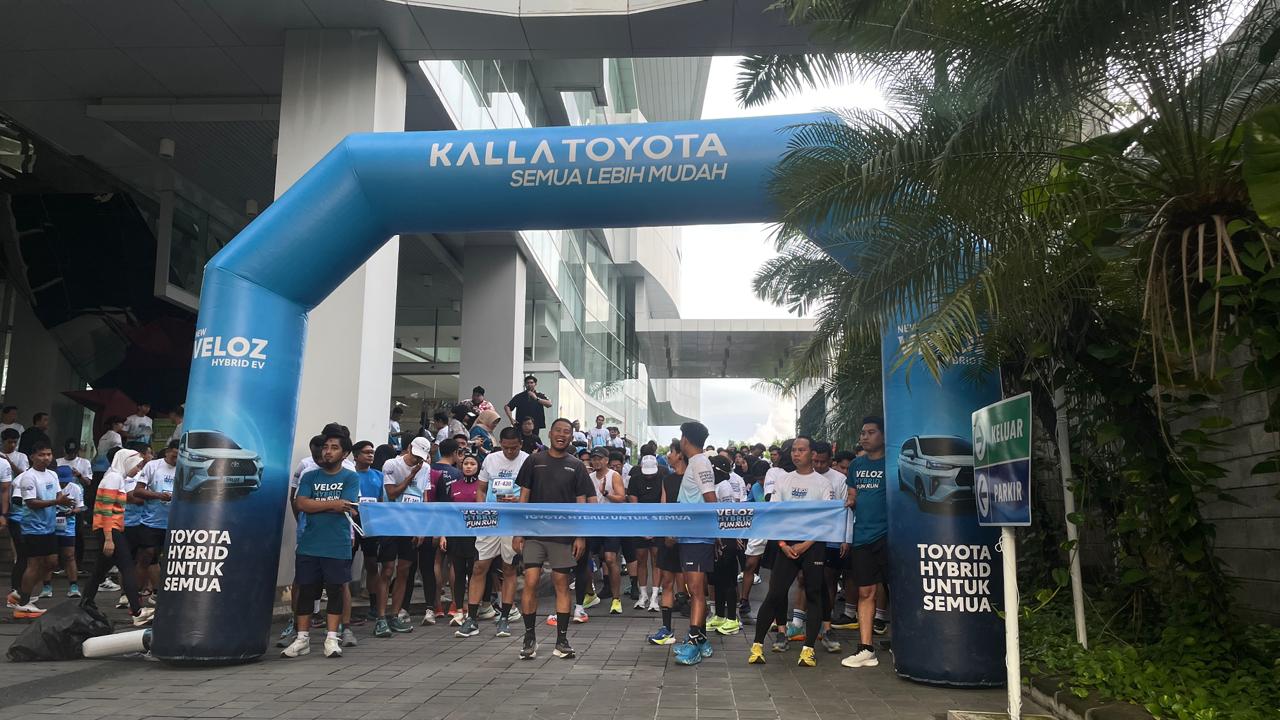 450 Pelari Ramaikan Veloz Hybrid Fun Run 5K, Panggung Perdana Toyota Veloz Hybrid di Makassar