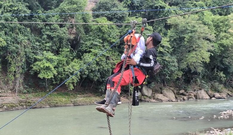 Bangun Jembatan Gantung untuk Akses Anak Sekolah, Brimob Polda Sulsel Hadirkan Manfaat Nyata bagi Warga