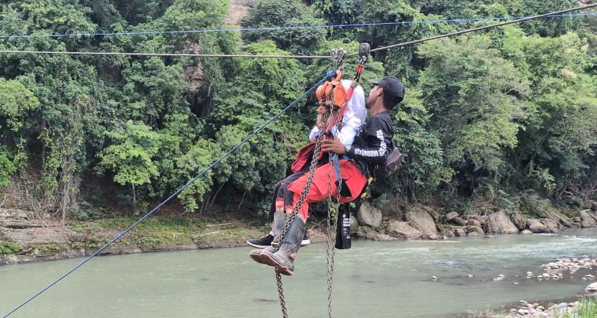 Bangun Jembatan Gantung untuk Akses Anak Sekolah, Brimob Polda Sulsel Hadirkan Manfaat Nyata bagi Warga