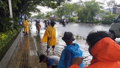 Hujan Deras Mengguyur Kota Makassar, Dinas PU Kerahkan 40 Satgas Tangani Genangan di Titik Kritis