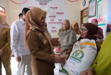 Pemkab Gowa Salurkan Beras BPNT Alokasi Oktober-November di Katangka