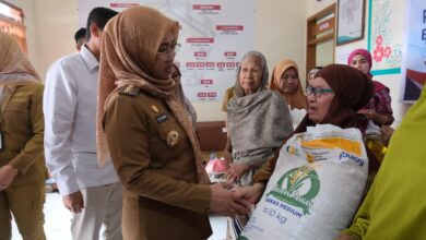 Pemkab Gowa Salurkan Beras BPNT Alokasi Oktober-November di Katangka