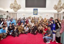 Gubernur Sulsel Lepas 100 Nakes dan Tambahan Rp1 Miliar untuk Bantu Penanganan Bencana di Aceh Tamiang