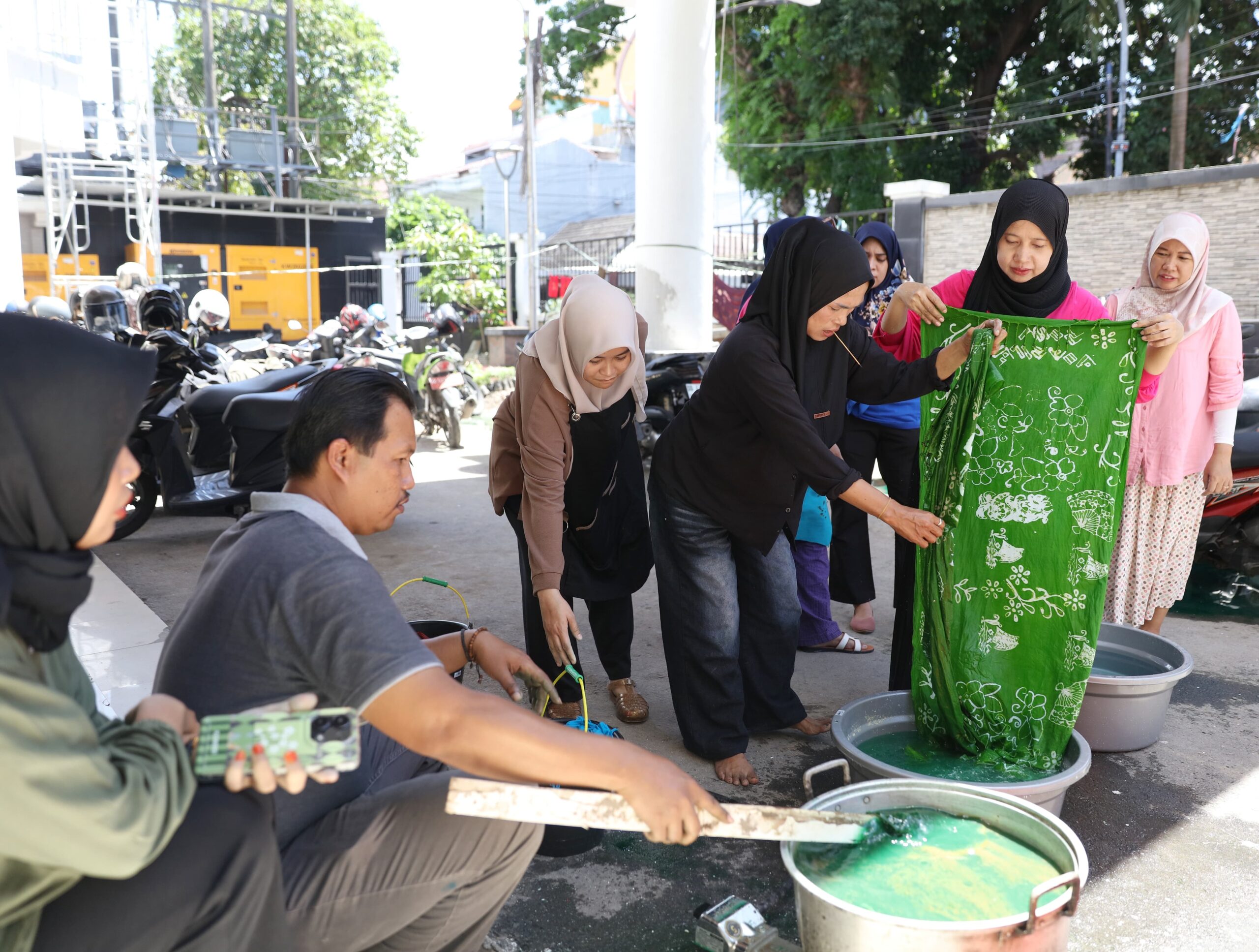 Wastra Makassar Terangkat, Peserta Puji Pelatihan Batik Lontara Dekranasda