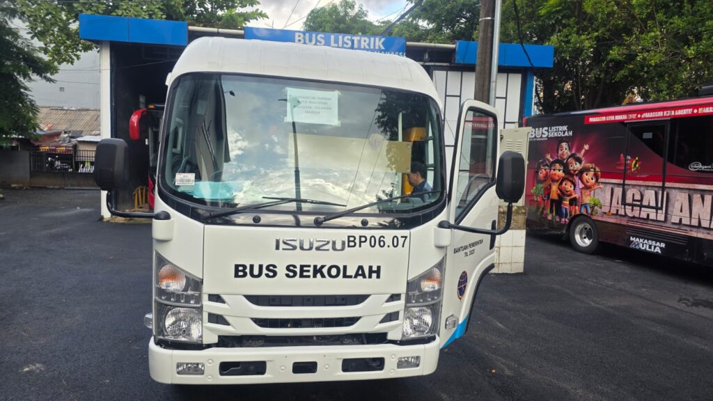 Pemkot Makassar Terima Bus Sekolah Rakyat dari Kemenhub, Akan Layani  Siswa Sekolah Secara Gratis