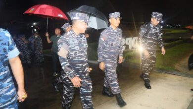 Dankodaeral VI Sambut Kedatangan Wakasal Laksdya TNI Erwin S Aldedharma di Lanud Sultan Hasanuddin