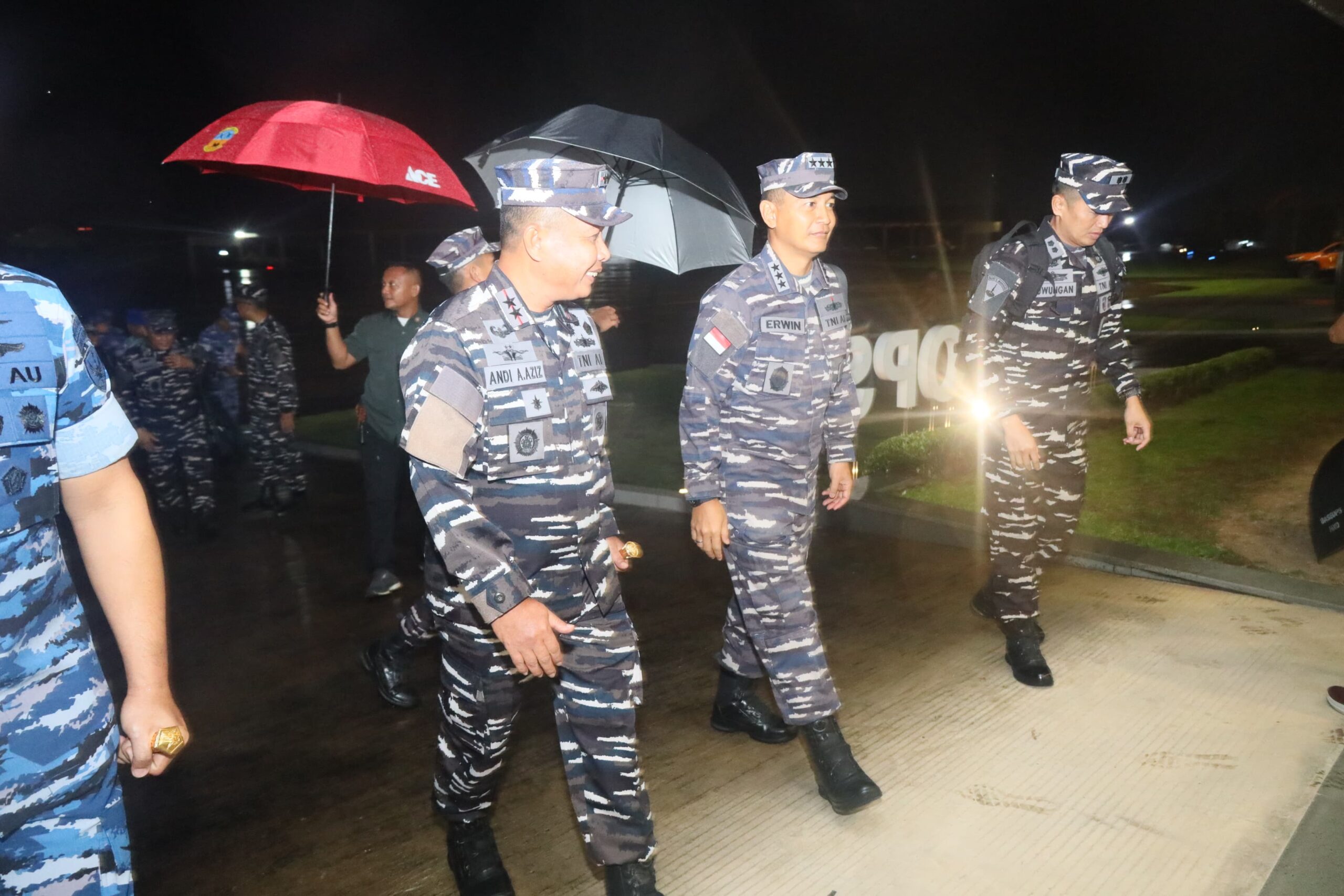 Dankodaeral VI Sambut Kedatangan Wakasal Laksdya TNI Erwin S Aldedharma di Lanud Sultan Hasanuddin