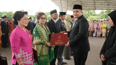 Wali Kota Makassar Anugerahkan Satyalancana Karya Satya kepada 830 ASN