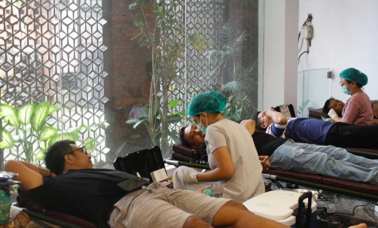 HUT Ke-10 PT Qinar Raya Mandiri, Salurkan 500 Paket Sembako dan Gelar Donor Darah