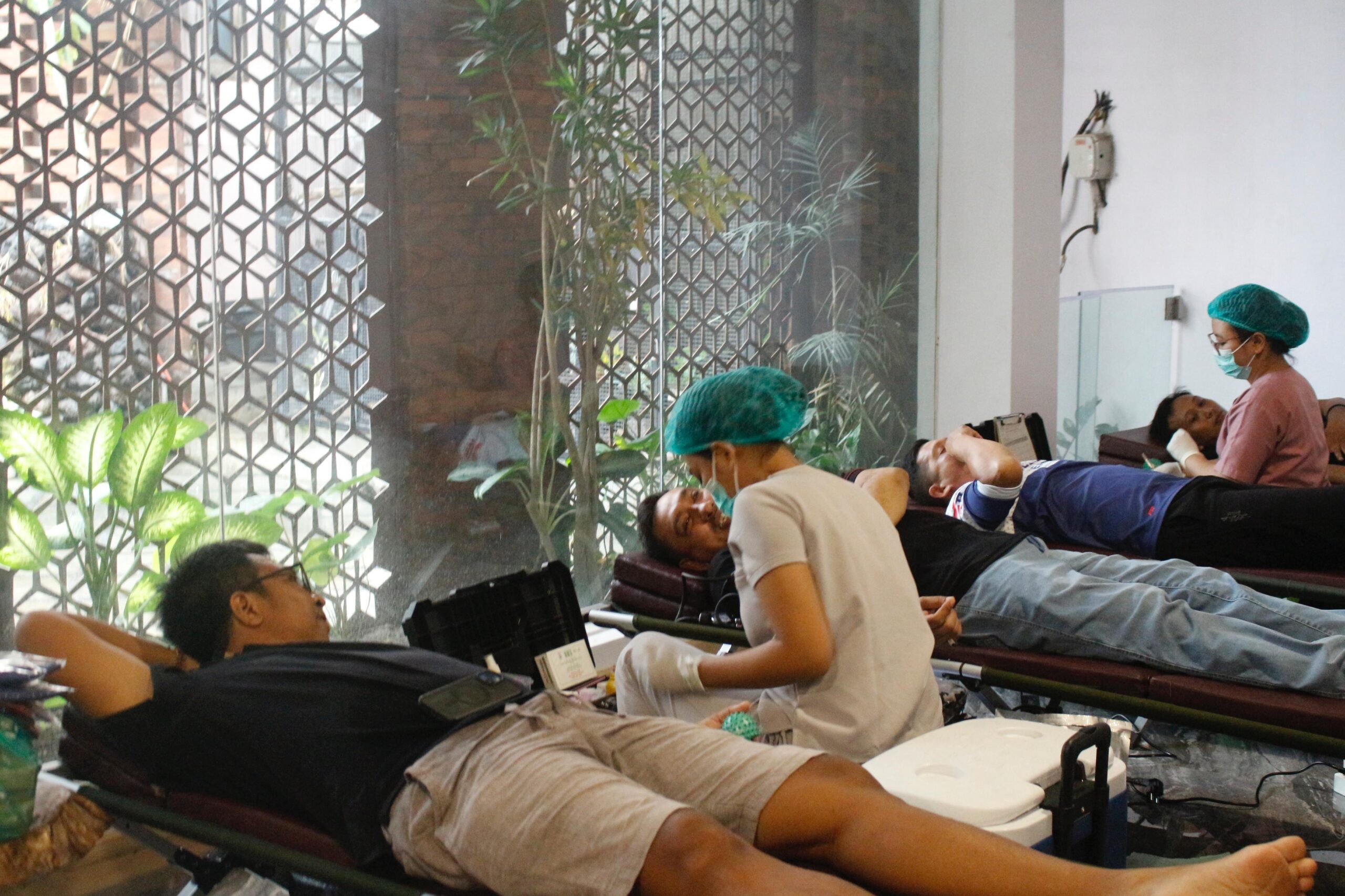 HUT Ke-10 PT Qinar Raya Mandiri, Salurkan 500 Paket Sembako dan Gelar Donor Darah