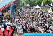 Gubernur Sulsel Lepas Ribuan Peserta Jalan Sehat Anti Mager di Pangkep