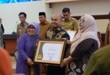 Pemkot Makassar Raih Predikat "Informatif" pada Anugerah Keterbukaan Informasi Publik 2025