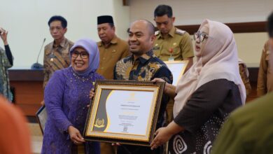 Pemkot Makassar Raih Predikat "Informatif" pada Anugerah Keterbukaan Informasi Publik 2025