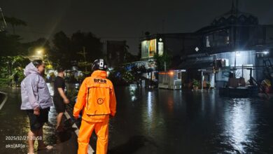 BPBD Makassar Tangani Pohon Tumbang dan Evakuasi Warga di Sejumlah Lokasi Rawan Terdampak Cuaca Ekstrem