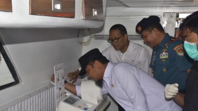 TNI AL Kodaeral VI dan Pemprov Sulsel Perkuat Sinergitas Layanan Kesehatan Maritim Lewat Klinik Terapung