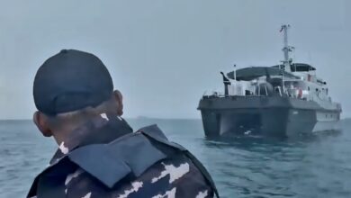 Kapal Jolloro Terbalik di Perairan Topabbiring, TNI AL Kodaeral VI Makassar Siagakan Unsur Laut