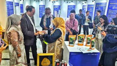 Menteri Pendidikan Tinggi Apresiasi Wastra Sulsel Ramah Lingkungan di Repertoar Saintek 2025