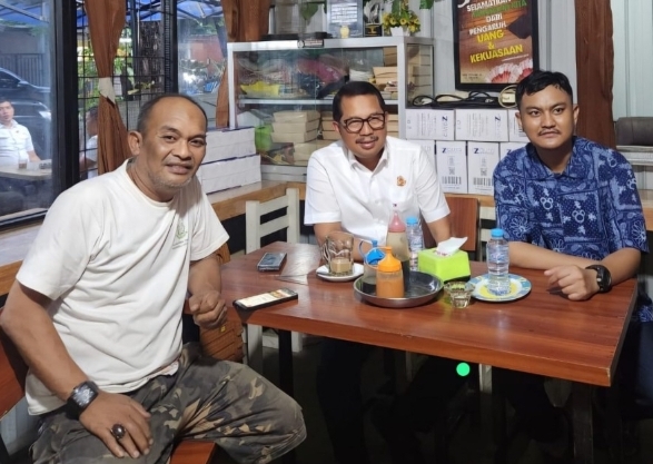 Silaturahmi Sambil Diskusi Santai, Kajati Sulsel Bersama Sejumlah Jaksa Ngopi Bareng di Kedai Tujuh Belas