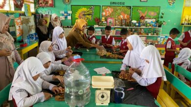 TP PKK Makassar Hadirkan dr. Aisah Dahlan Bahas Peran Istri dan Ibu dalam Membangun Keluarga Beriman