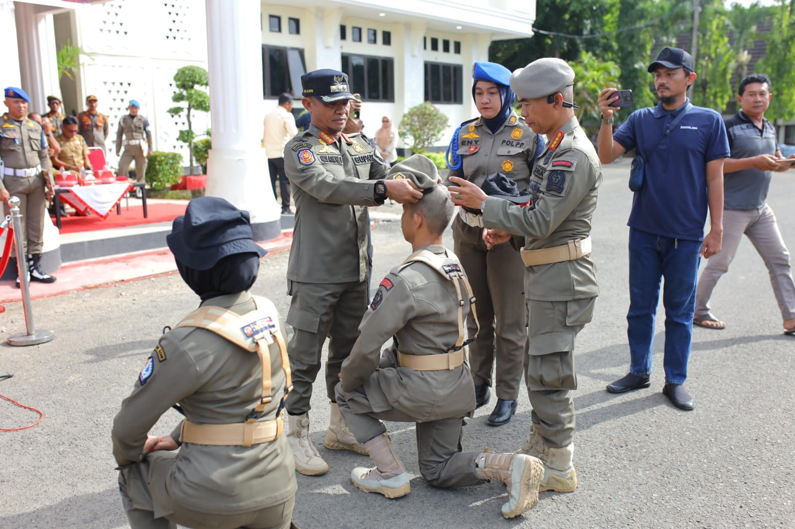 Tutup Diklatsar Satpol PP 2025, Andi Asman Tegaskan Penegakan Perda yang Humanis dan Melayani Rakyat