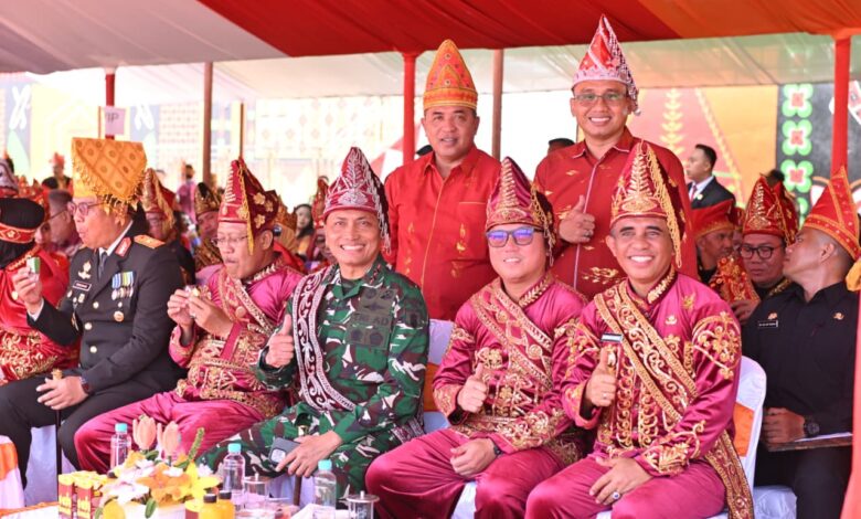 Gubernur Anwar Hafid Pimpin Upacara HUT ke-12 Kabupaten Morowali Utara: “Bersatu dalam Harmoni untuk Maju Bersama”