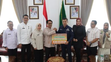 Dinsos Kota Palu Serahkan Bantuan Kemanusiaan Penanganan Bencana Kabupaten Padang Pariaman